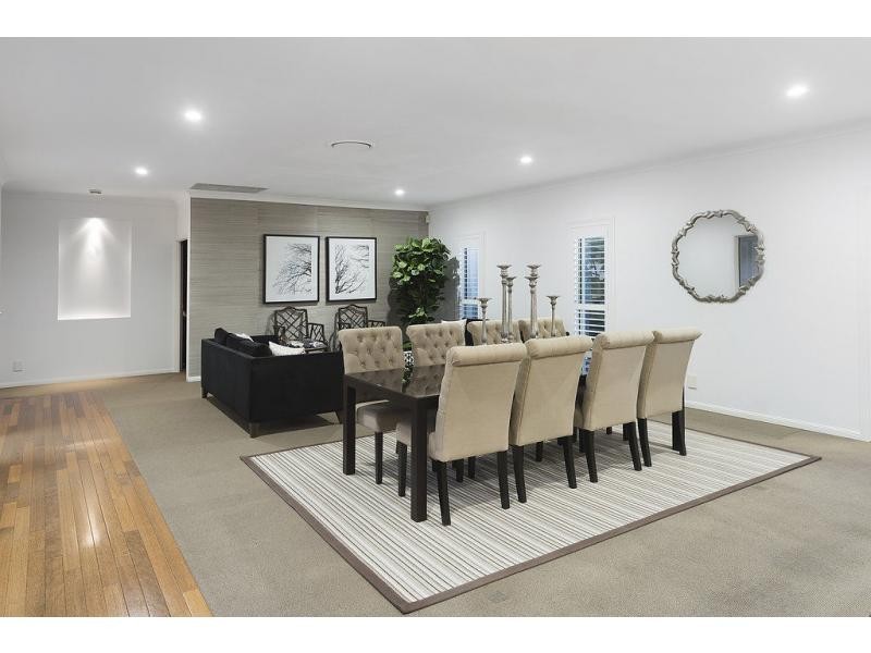 2032 Beaufort Way, Hope Island QLD 4212