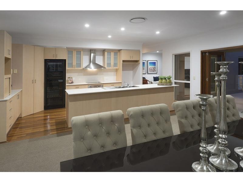 2032 Beaufort Way, Hope Island QLD 4212