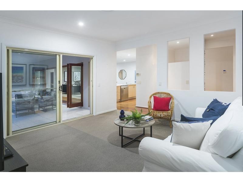 2032 Beaufort Way, Hope Island QLD 4212