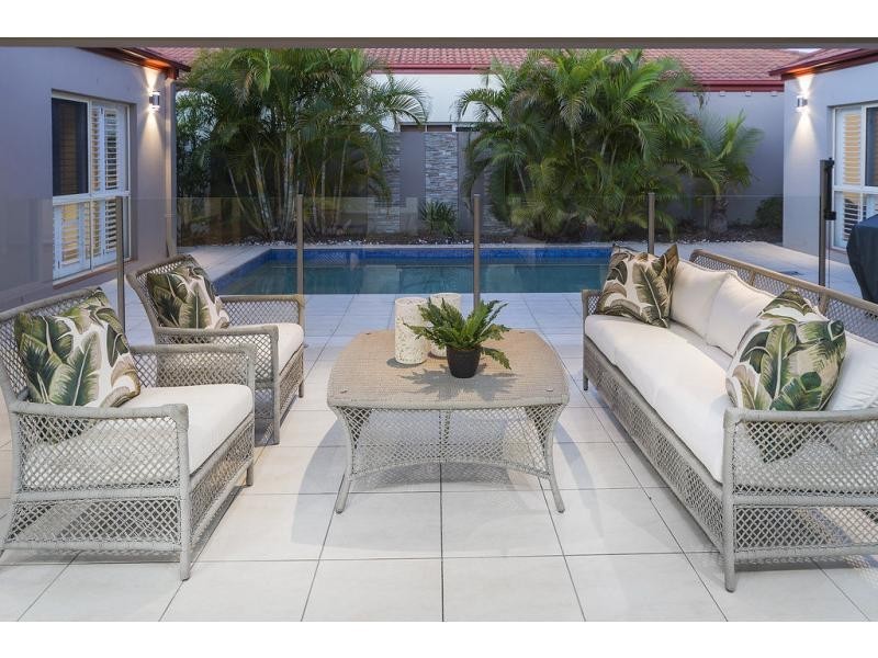 2032 Beaufort Way, Hope Island QLD 4212