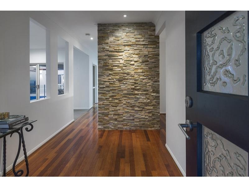 2032 Beaufort Way, Hope Island QLD 4212