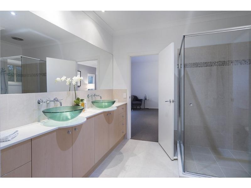 2032 Beaufort Way, Hope Island QLD 4212