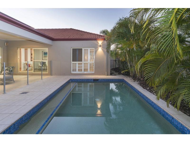 2032 Beaufort Way, Hope Island QLD 4212