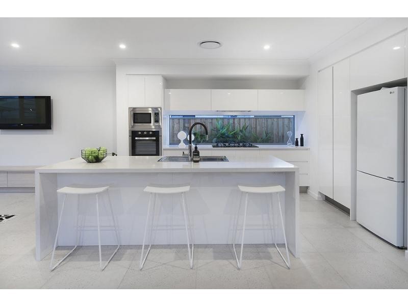 35 North Quay Circuit, Hope Island QLD 4212
