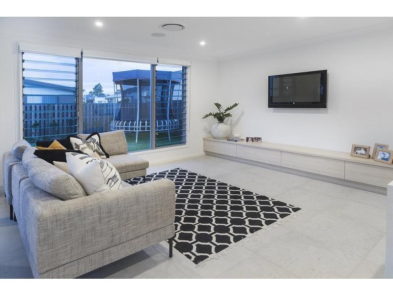 35 North Quay Circuit, Hope Island QLD 4212