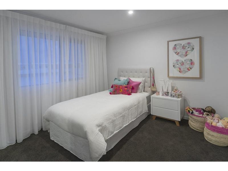 35 North Quay Circuit, Hope Island QLD 4212