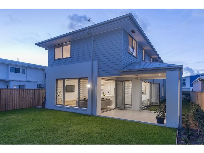 35 North Quay Circuit, Hope Island QLD 4212