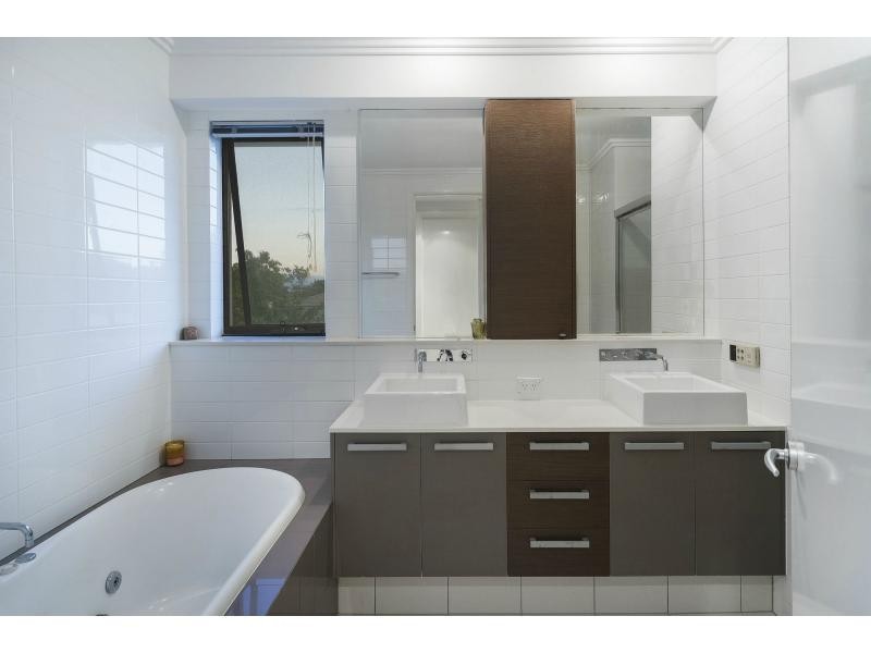 6019 Calardo Avenue, Hope Island QLD 4212