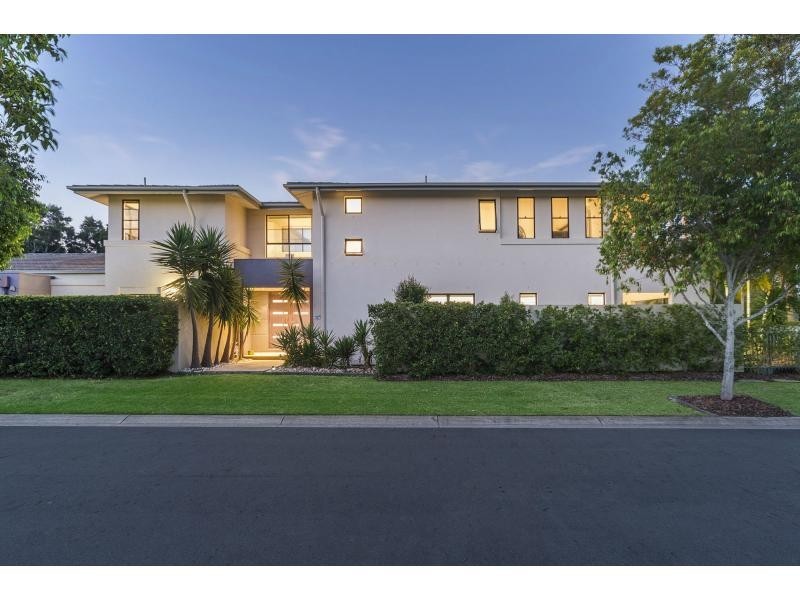 6019 Calardo Avenue, Hope Island QLD 4212
