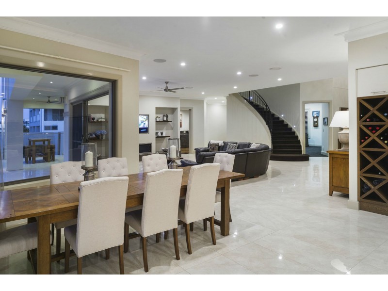 2595 Gracemere Circuit North, Hope Island QLD 4212