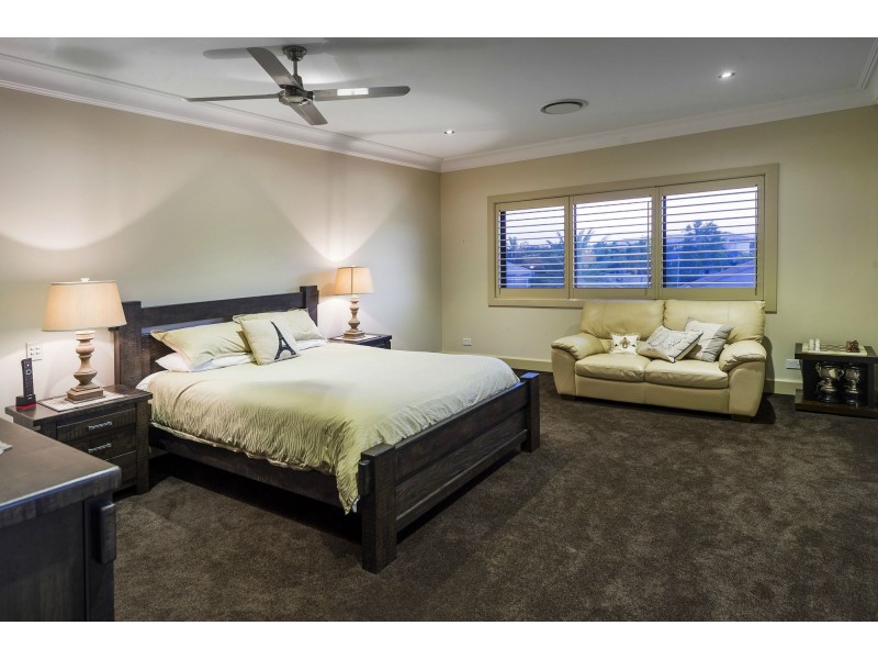 2595 Gracemere Circuit North, Hope Island QLD 4212