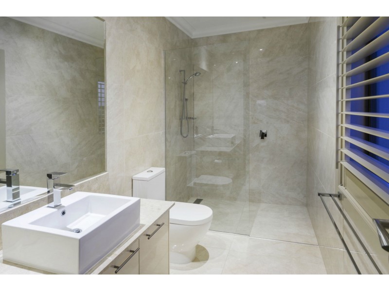 2595 Gracemere Circuit North, Hope Island QLD 4212