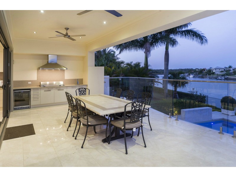 2595 Gracemere Circuit North, Hope Island QLD 4212