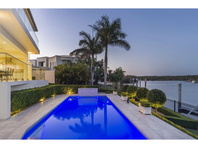 2595 Gracemere Circuit North, Hope Island QLD 4212