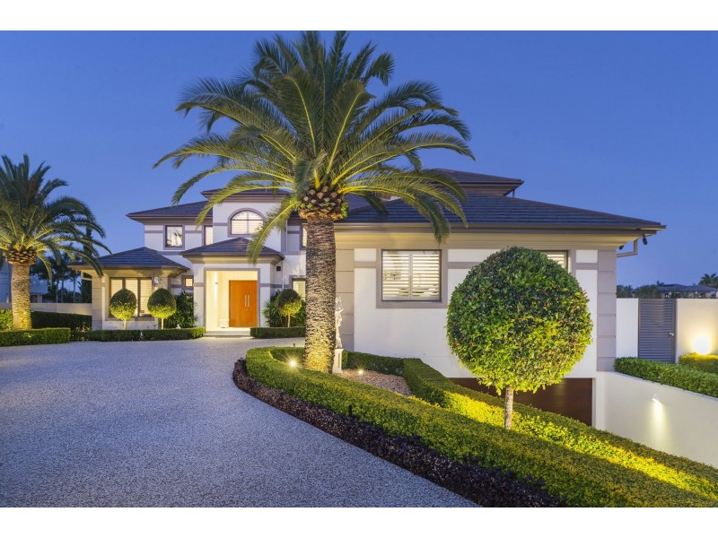 2595 Gracemere Circuit North, Hope Island QLD 4212