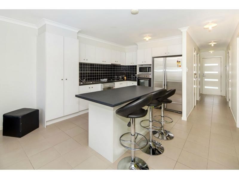 3/4 Maranoa Street, Coomera QLD 4209