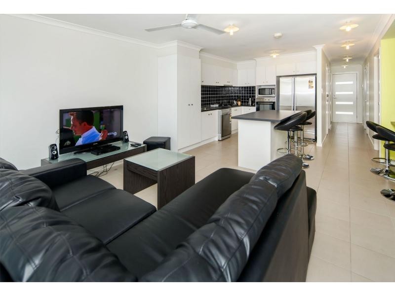 3/4 Maranoa Street, Coomera QLD 4209