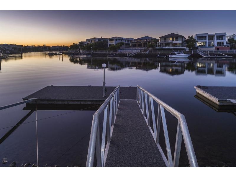 14 River Links Boulevard East, Helensvale QLD 4212