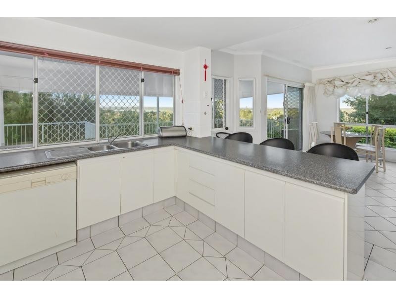 11 Highvale Drive, Helensvale QLD 4212