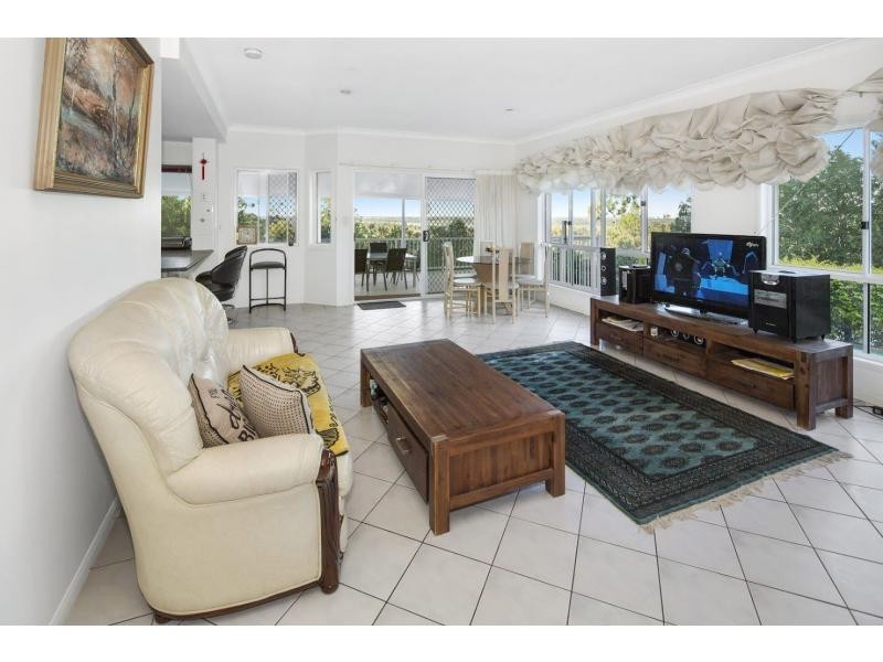 11 Highvale Drive, Helensvale QLD 4212