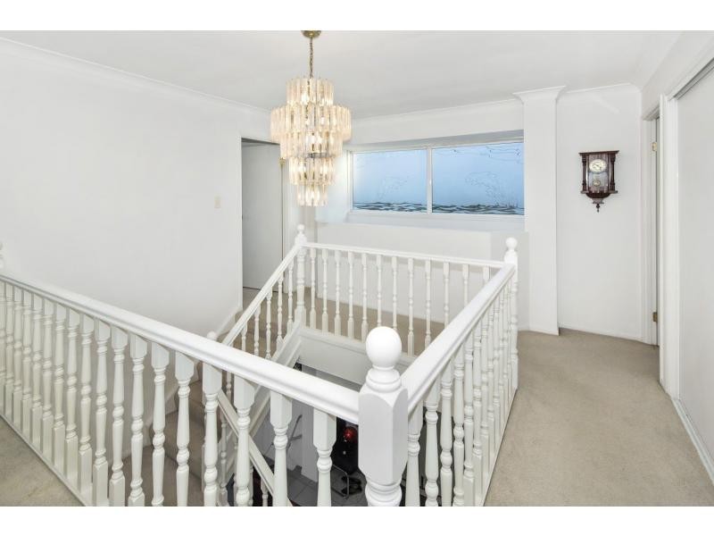 11 Highvale Drive, Helensvale QLD 4212