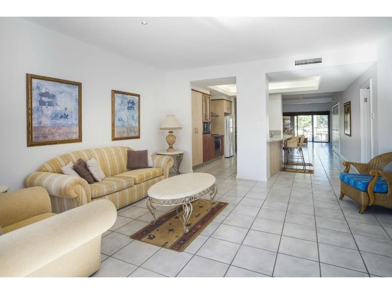 3253 Palladian Drive, Hope Island QLD 4212