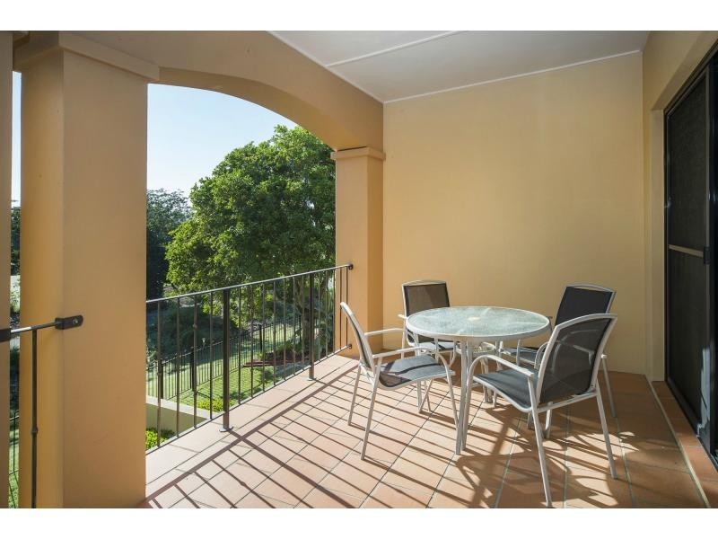 3253 Palladian Drive, Hope Island QLD 4212