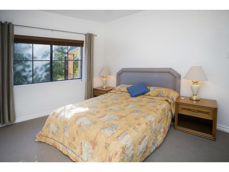 3253 Palladian Drive, Hope Island QLD 4212