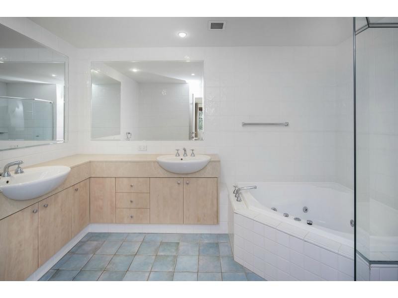 3253 Palladian Drive, Hope Island QLD 4212