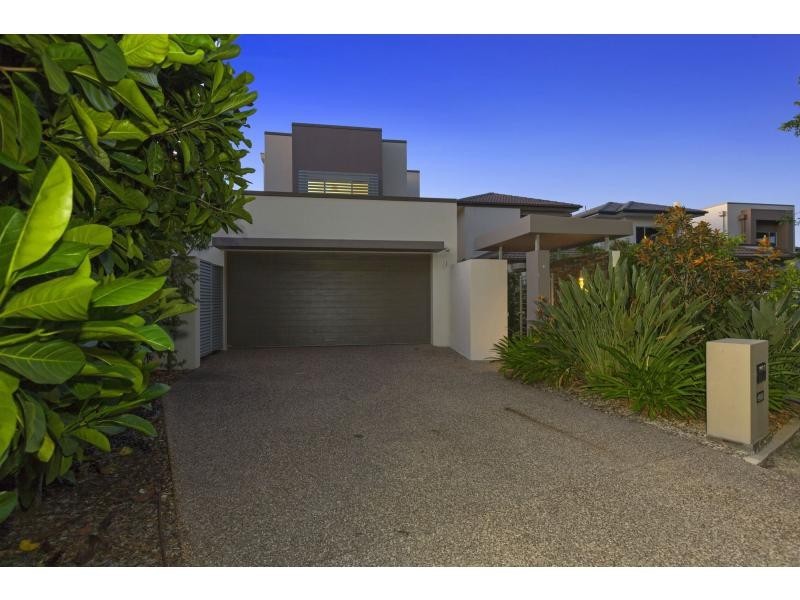 2237 Glengallon Way, Hope Island QLD 4212