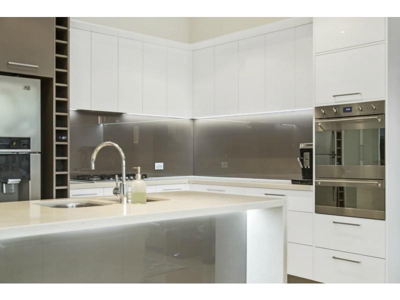 2237 Glengallon Way, Hope Island QLD 4212