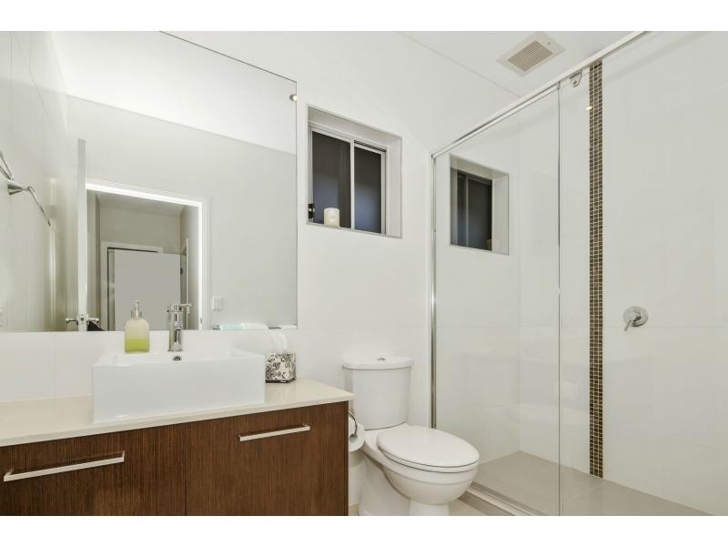 2237 Glengallon Way, Hope Island QLD 4212