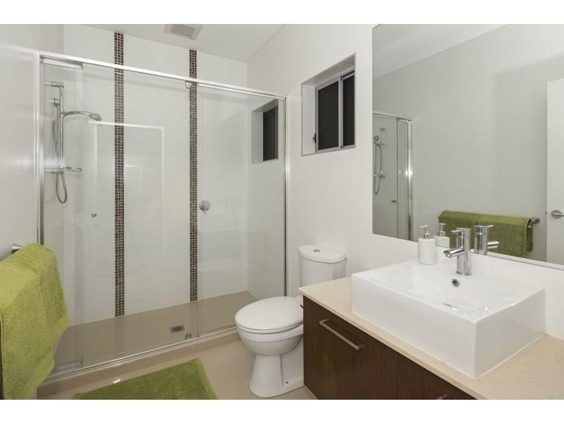 2237 Glengallon Way, Hope Island QLD 4212
