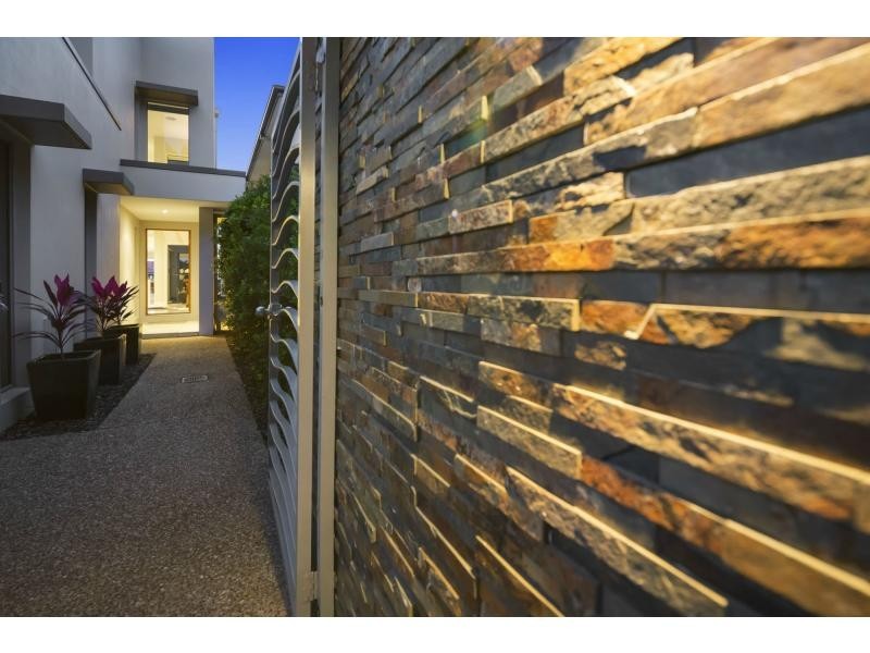 2237 Glengallon Way, Hope Island QLD 4212