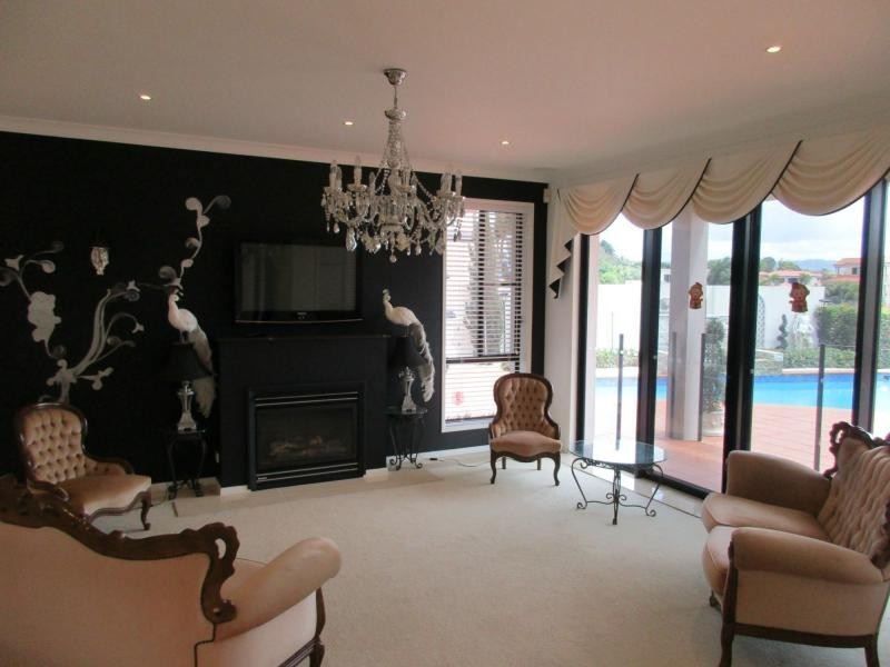 Hope Island QLD 4212