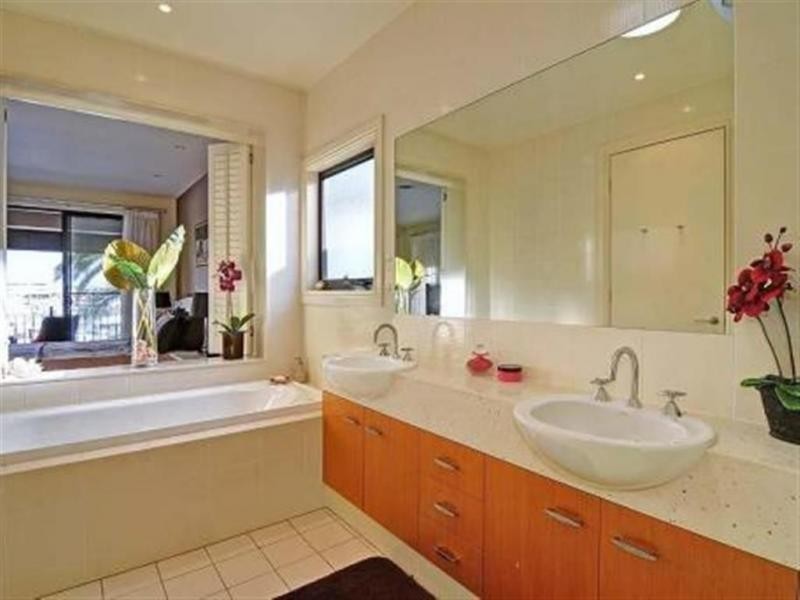 Hope Island QLD 4212