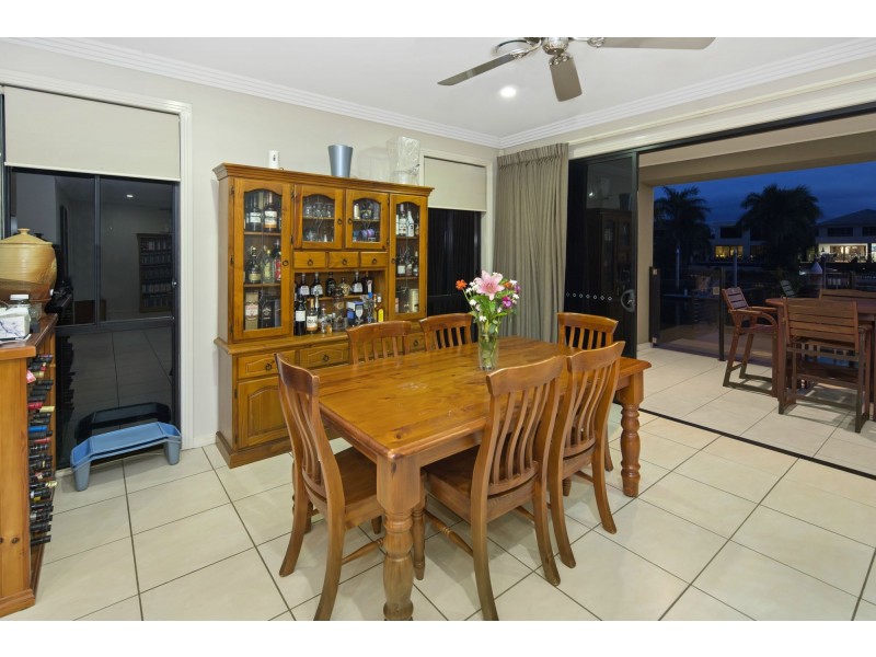 7401 Ellensbrook Drive, Hope Island QLD 4212