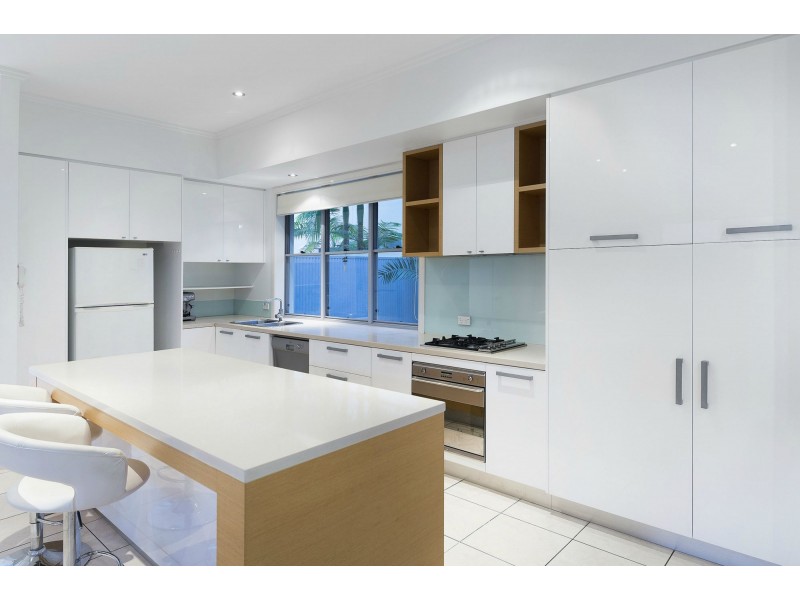 6143 Bolsena Circuit, Hope Island QLD 4212