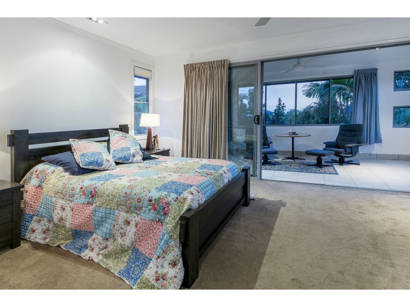 6143 Bolsena Circuit, Hope Island QLD 4212