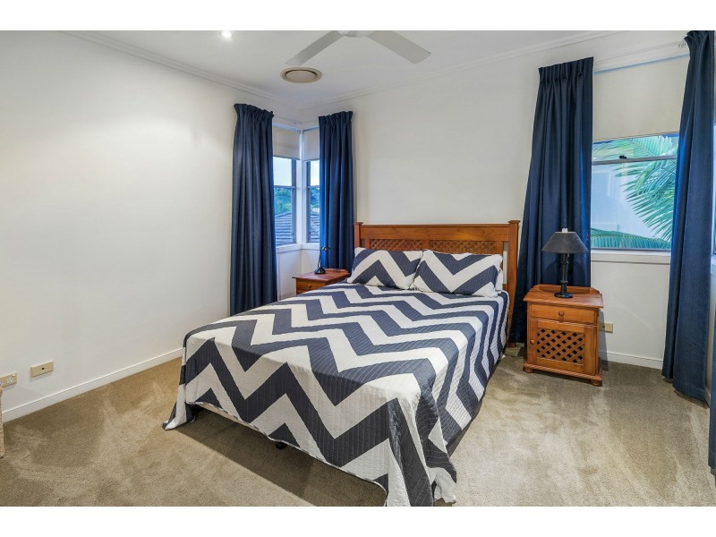 6143 Bolsena Circuit, Hope Island QLD 4212