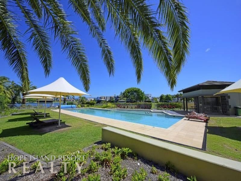 6143 Bolsena Circuit, Hope Island QLD 4212