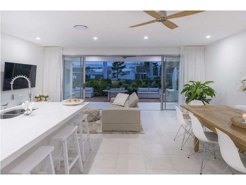 7812 Pavilions Close, Hope Island QLD 4212