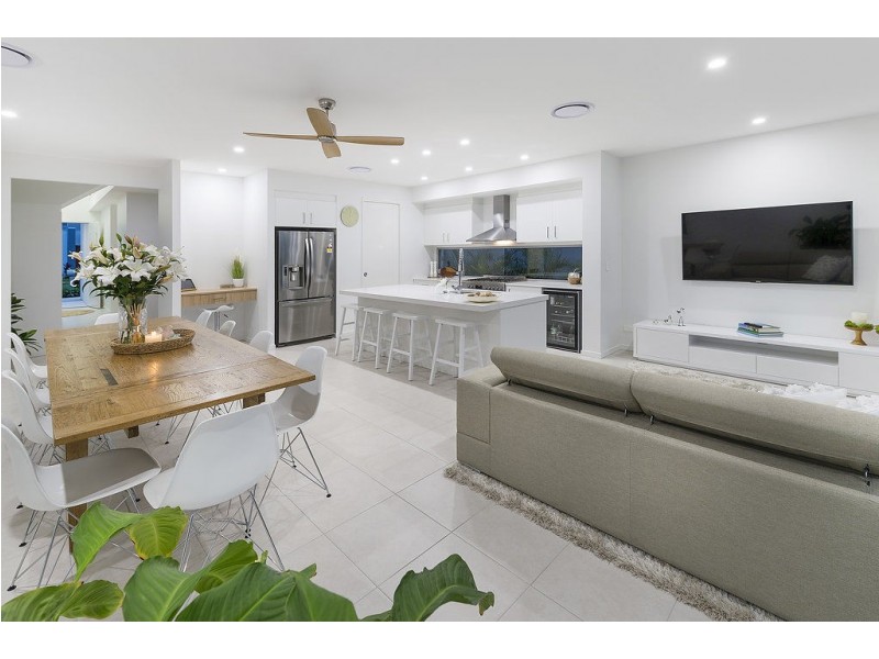 7812 Pavilions Close, Hope Island QLD 4212