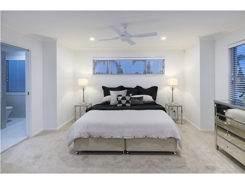 7812 Pavilions Close, Hope Island QLD 4212