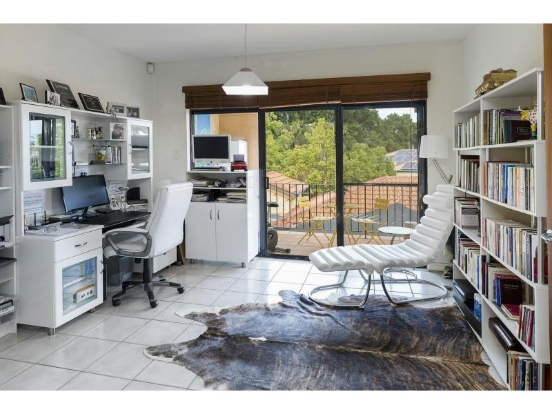 3285 Palladian Drive, Hope Island QLD 4212