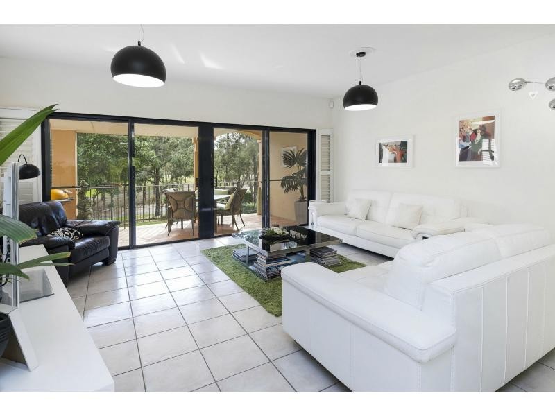 3285 Palladian Drive, Hope Island QLD 4212