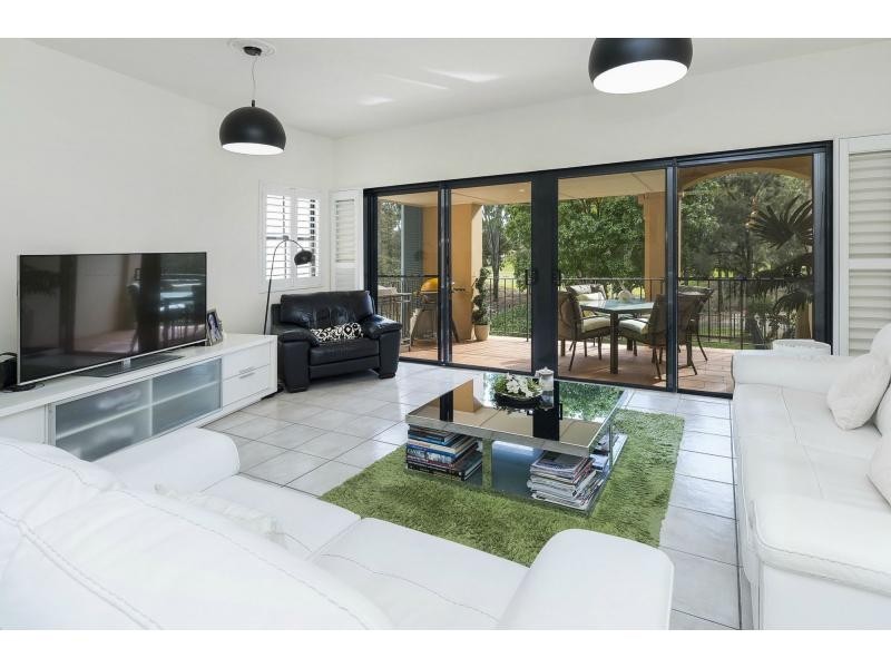 3285 Palladian Drive, Hope Island QLD 4212