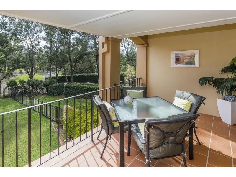 3285 Palladian Drive, Hope Island QLD 4212