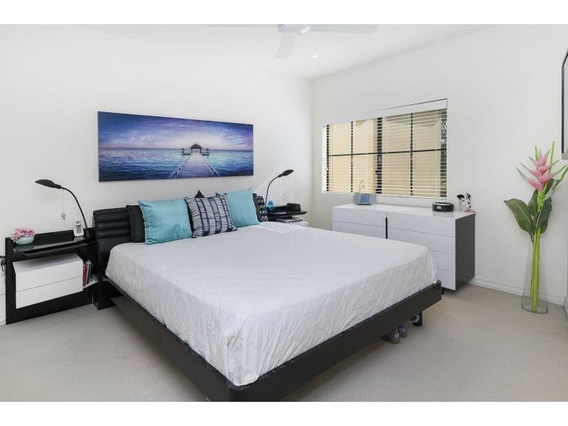 3285 Palladian Drive, Hope Island QLD 4212