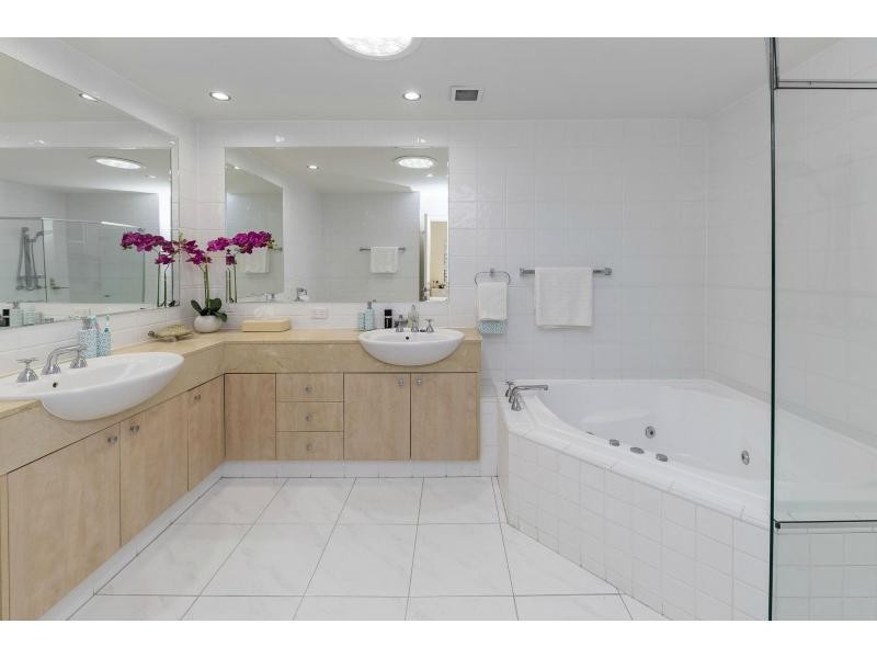 3285 Palladian Drive, Hope Island QLD 4212